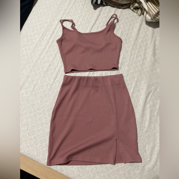 Fashion Nova. Skirt set in Mauve. size XS. - Picture 1 of 3